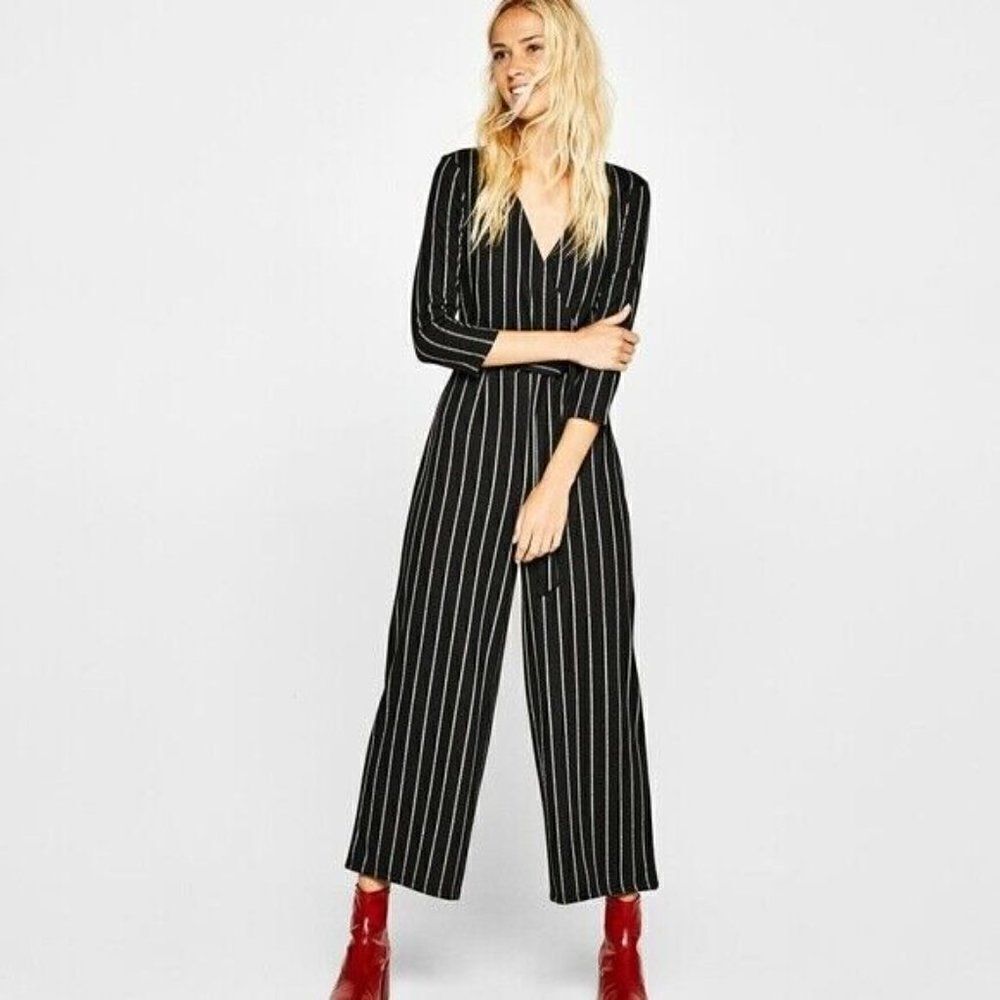 Bershka Women's Long Jumpsuit With Belt XS Black White Striped V-Neck Wide Leg
